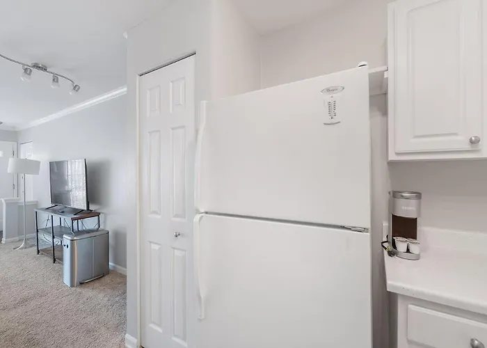 Apartment Landing Incredible 1bd Tennis Court Gym West Dundee