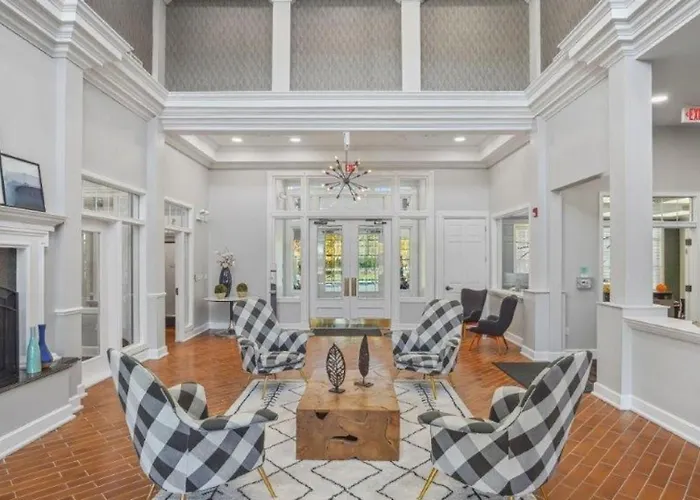 Landing Incredible 1bd Tennis Court Gym
