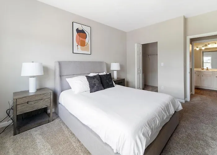 Apartment Landing Incredible 1bd Tennis Court Gym